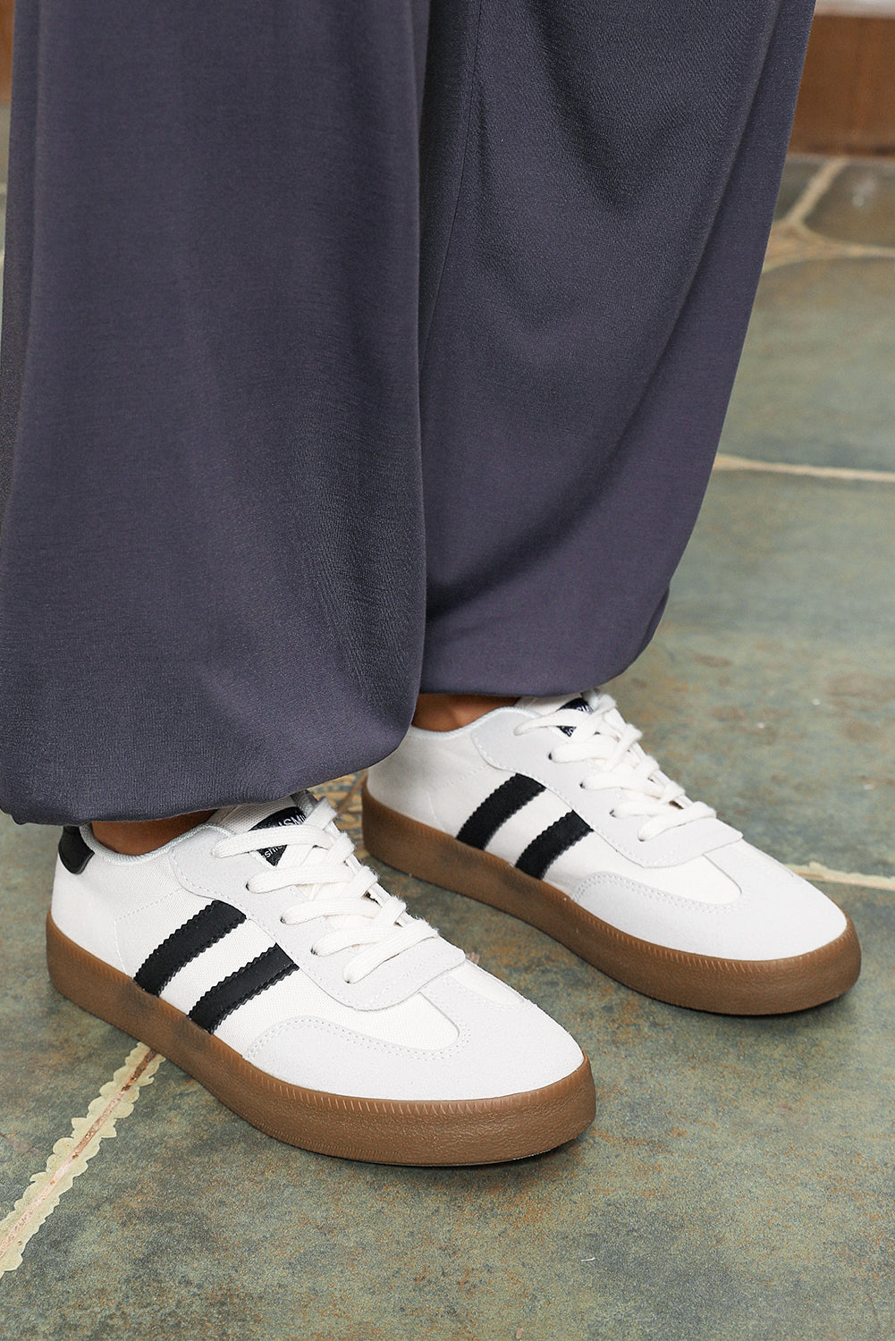 White Striped Lace-up Flat Sneakers